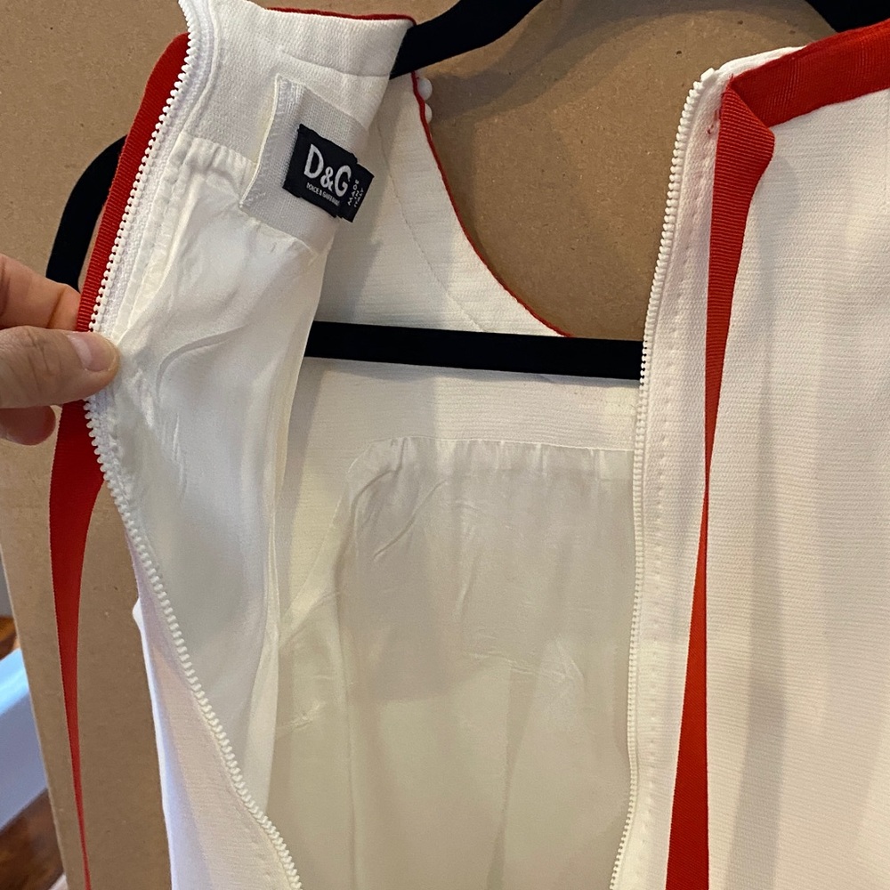 D&G White Sleeveless Shift Dress with Red Beaded Neckline - Picture 6 of 16